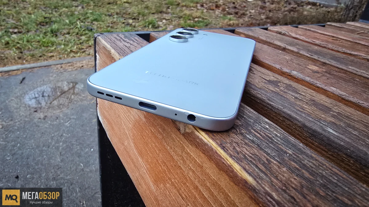 внешний вид Tecno Spark 40 Pro