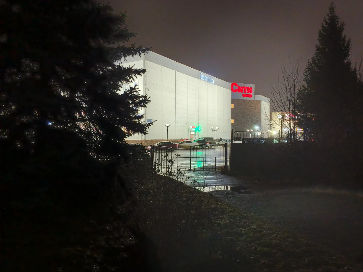 камера Tecno Spark 40 Pro