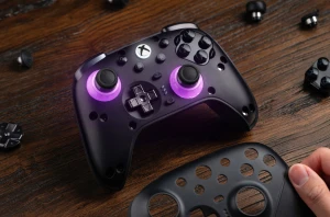 8BitDo выпустила уникальный геймпад со сменными панелями