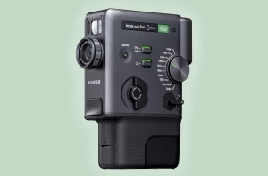 Fujifilm представила камеру Instax Mini Evo Cinema