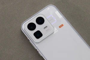 Realme Neo 8 показали на живых фото 