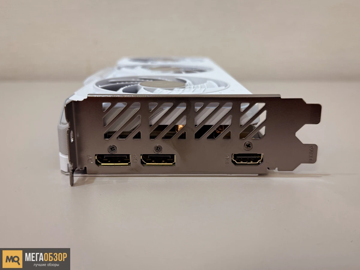 Radeon RX 9060 XT GAMING OC ICE 16G внешний вид