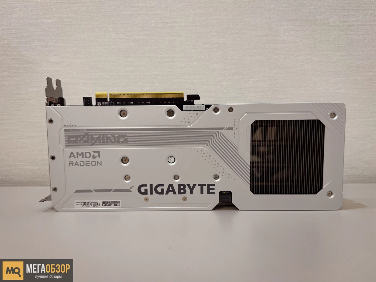 Radeon RX 9060 XT GAMING OC ICE 16G внешний вид