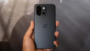 Смартфон OnePlus 15T засветился на пресс-фото 