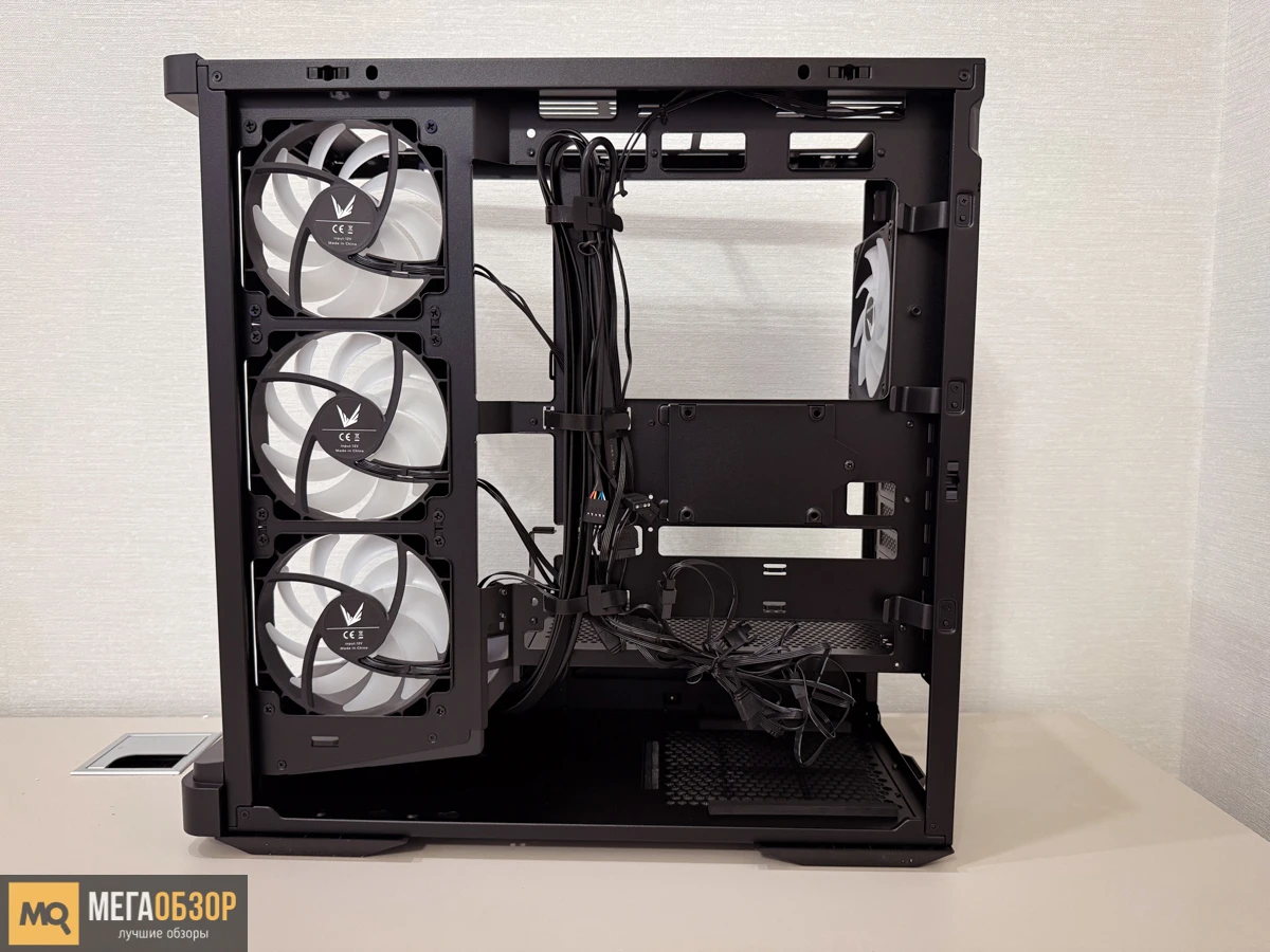 Formula Crystal U9 PE внутреннее оснащение