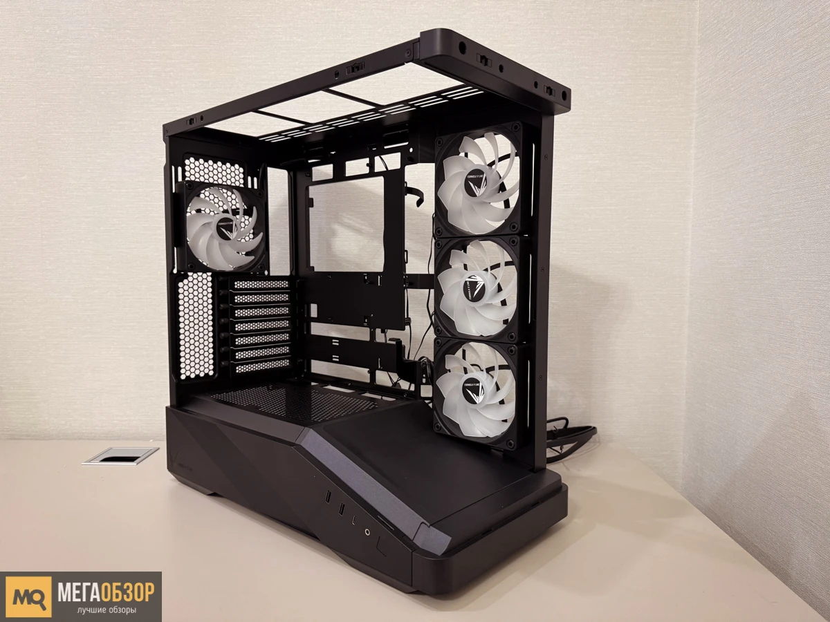 Formula Crystal U9 PE внутреннее оснащение