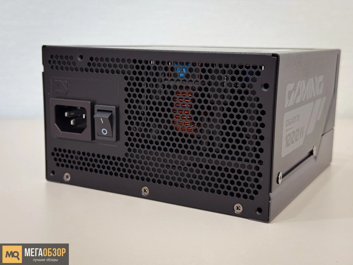 GIGABYTE GAMING 1000GM PG5 внешний вид