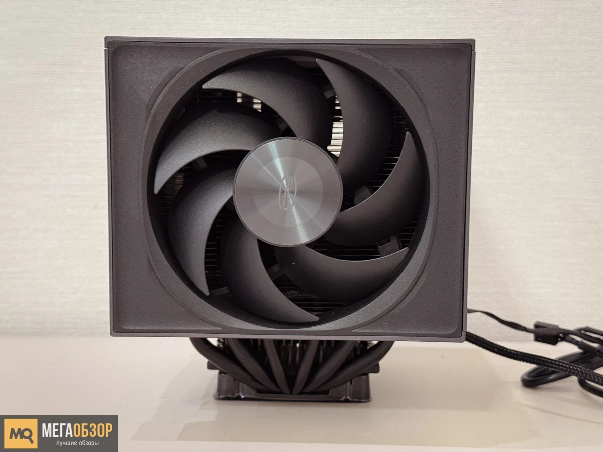 внешний вид PCCooler RZ820 Display