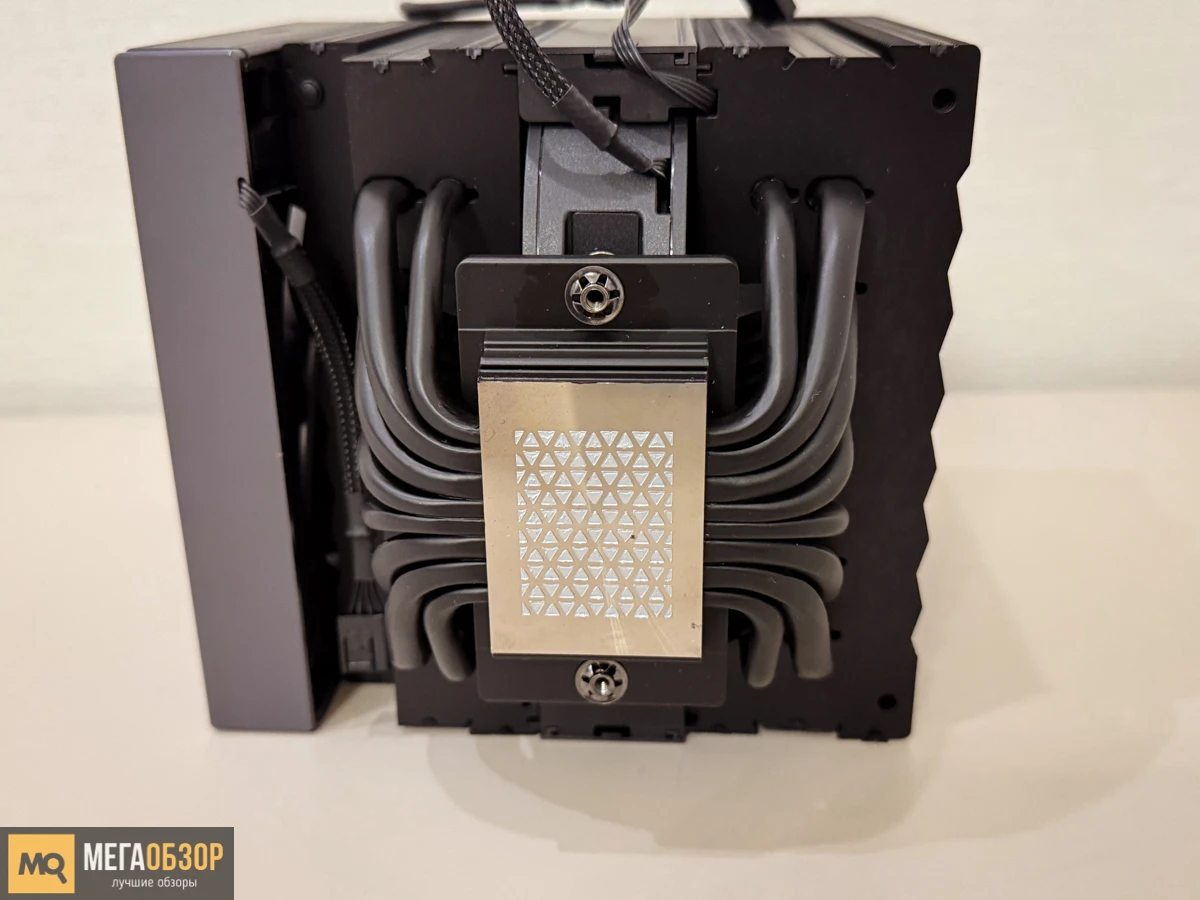 внешний вид PCCooler RZ820 Display