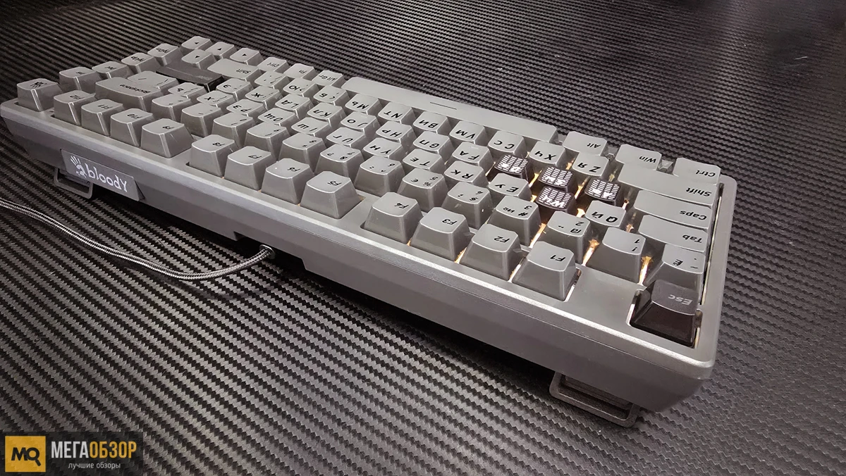 внешний вид Bloody MS76