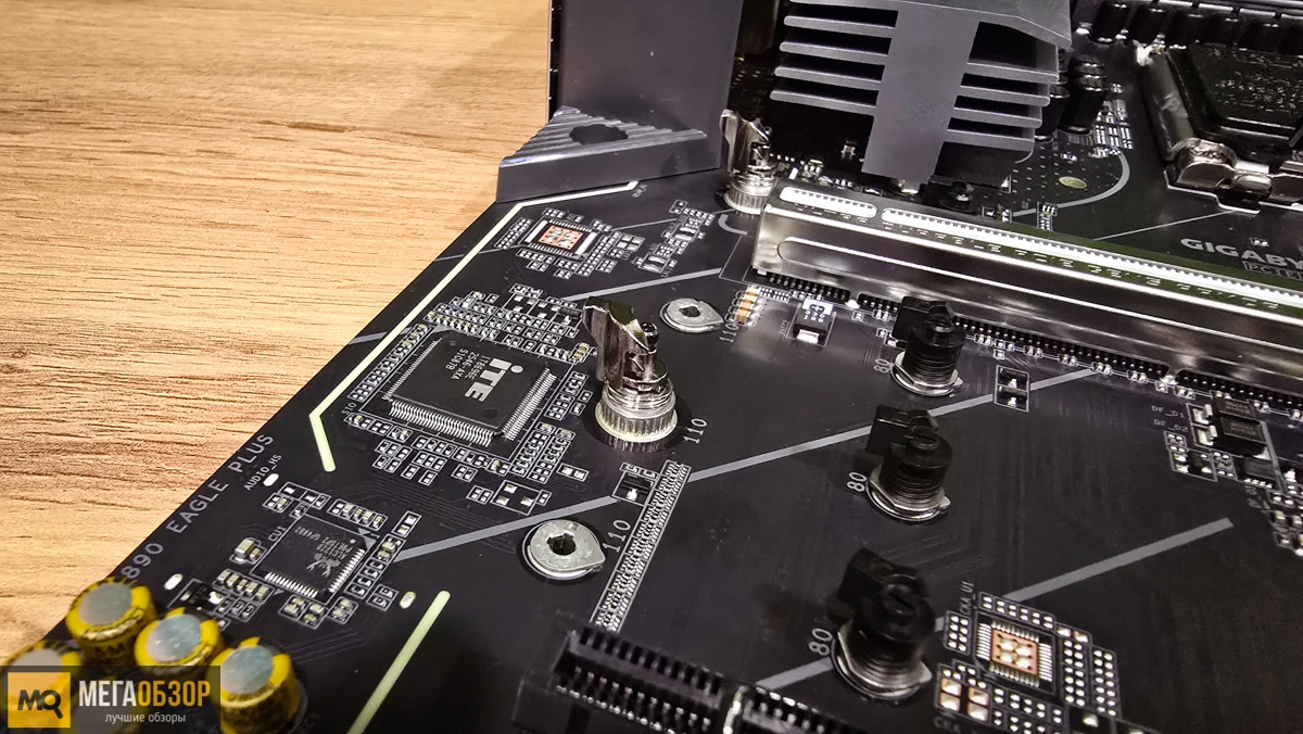 внешний вид GIGABYTE Z890 Eagle Plus