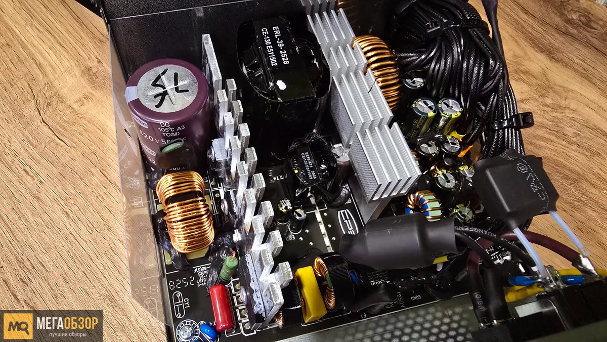 внутренняя часть PCCooler YK750H