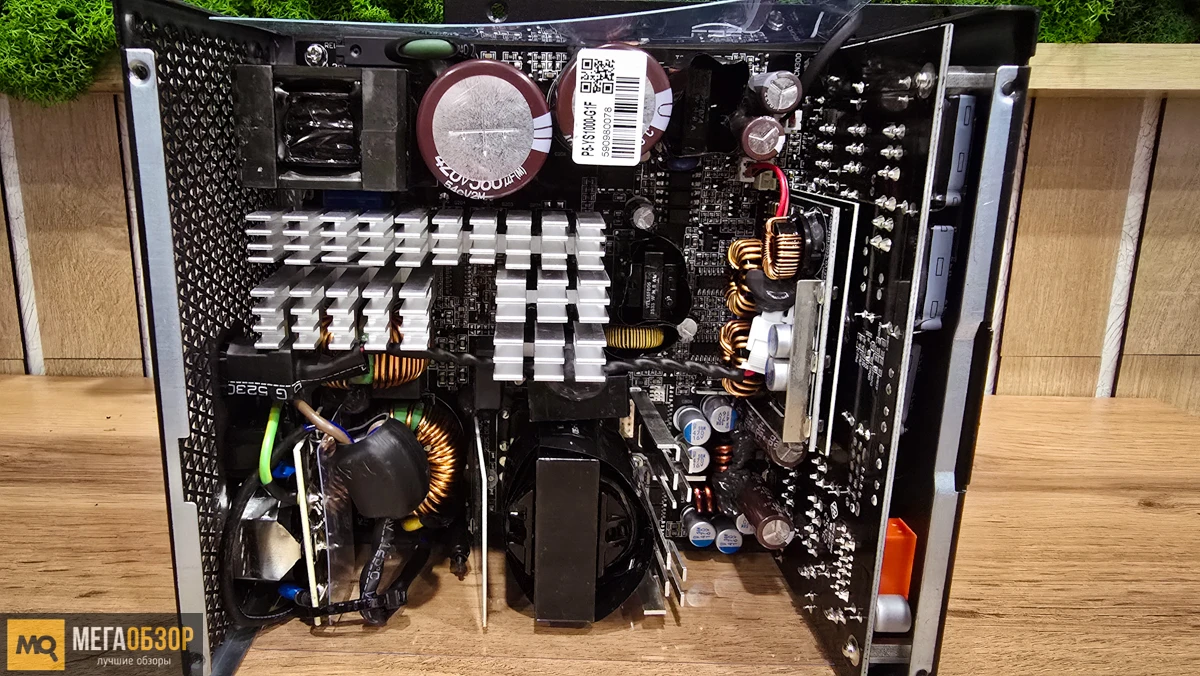 внутренняя часть PCCOOLER YS1000