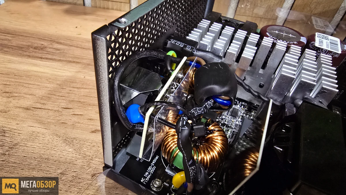внутренняя часть PCCOOLER YS1000