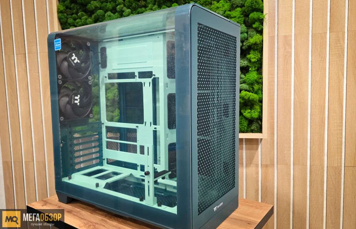 внешний вид Thermaltake View 390 Air