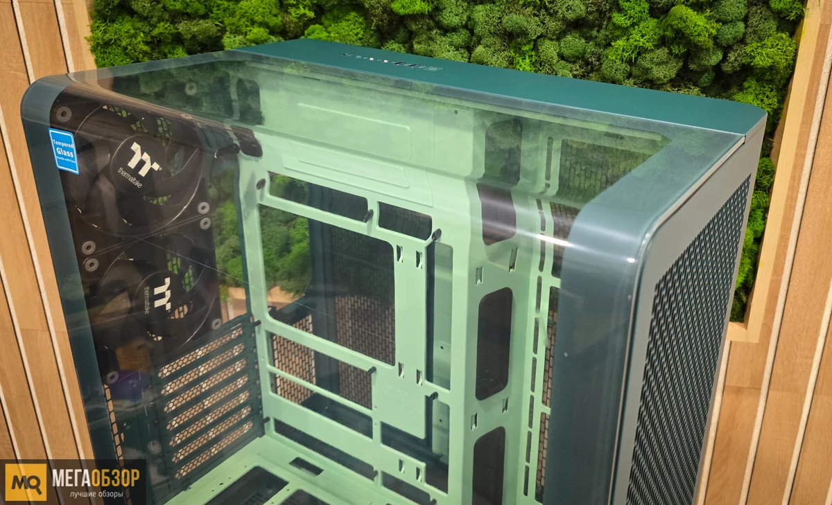 внешний вид Thermaltake View 390 Air