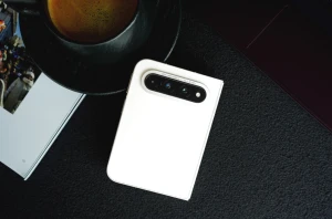 Смартфон Xiaomi 18 Fold показали на живых фото после релиза 
