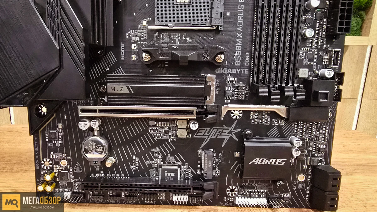 внешний вид AORUS Elite WIFI7
