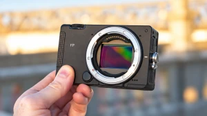 Камеру Sigma FP2 оценили в 2200 долларов 
