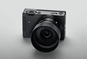 Представлена компактная камера Sigma FP2