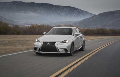 Lexus IS получит новый двигатель