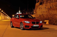 Купе BMW M235i получило полный привод