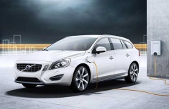 Гибридный Volvo V60 теперь и в России