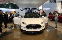 Tesla Model X появится в следующем году