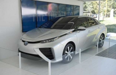 Toyota официально представила FCV 