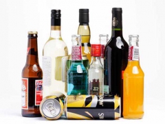 Склонность к алкоголизму проявляется в раннем возрасте, доказали ученые