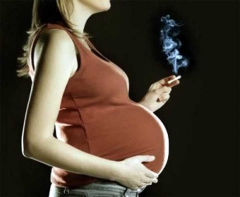 Курение во время беременности влияет на рост и вес внуков, утверждают ученые