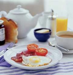 Миф о пользе завтрака развенчали ученые