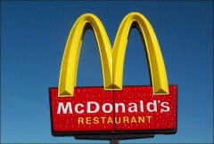 «Макдоналдс» в сентябре закроет 18 ресторанов