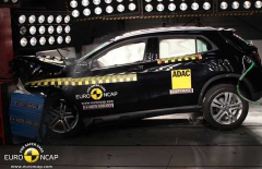 Mercedes GLA разбился на отлично