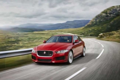 Jaguar представила седан XE 