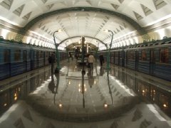 В Москве в метро до минимума сократили интервалы движения и добавили надземный транспорт