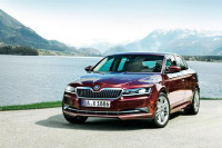 Skoda Superb нового поколения: стали известны цены