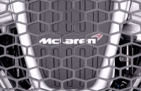 Новый спорткар McLaren в движении