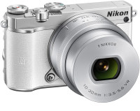 Nikon 1 J5 снимает видео 4К