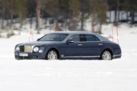 Фотографы «поймали» удлиненный Bentley Mulsanne