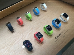 «Умные» часы Apple Watch доступны в розничных магазинах