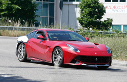 Ferrari готовит обновленный F12berlinetta 