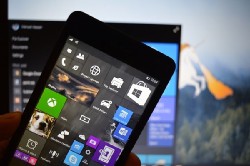 Microsoft планирует продавать Windows 10 на флешках