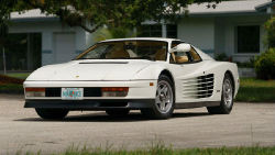 Знаменитая Ferrari Testarossa в продаже 