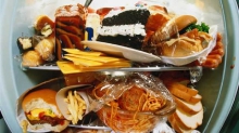 Жирная пищу не влияет на размер талии, выяснили ученые