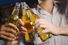 Прием алкоголя пагубно влияет на способность мужчины стать отцом