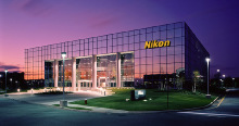 Nikon теряет прибыль 