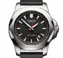 Акссесуар Aser Cybertool превратит швейцарские часы Victorinox I.N.O.X.  в умные по путно испортив их внешний вид