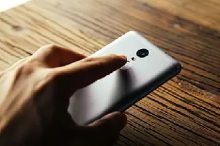 Смартфон Xiaomi Redmi 3S будет отличаться от модели Redmi 3 только наличием сканера отпечатков пальцев