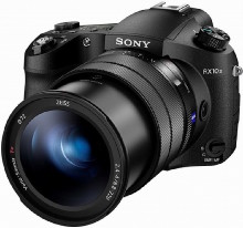 Sony Cyber-shot RX10 III стоит 1500 долларов 